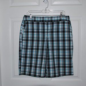 IZOD Golf Short
